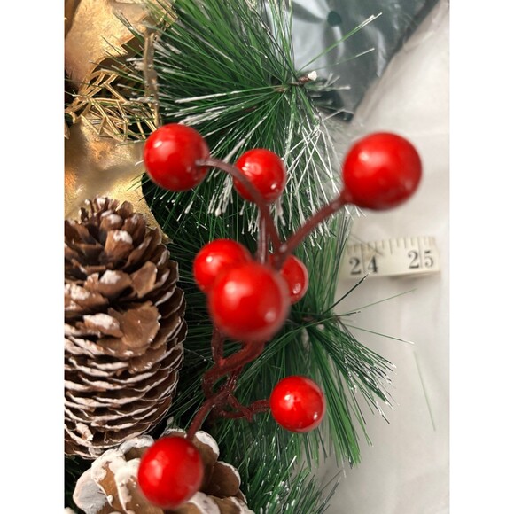 Christmas Wreath 24” Door Wreath Pinecones Red Berries Storage Bag NEW (Q1) - Picture 4 of 6